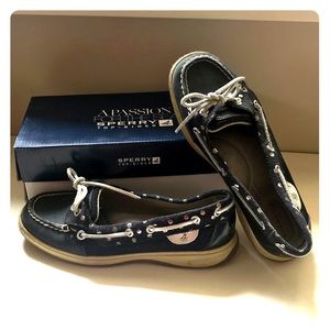 Sperry Nautical navy blue boat shoes